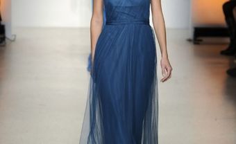 Váy phụ dâu màu xanh dương kết hợp voan mỏng - Blog Marry