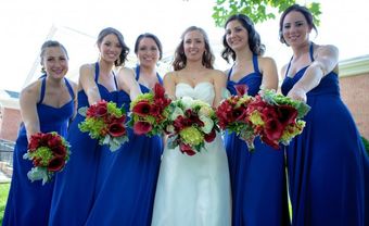 Váy phụ dâu màu xanh dương dây cột qua cổ - Blog Marry