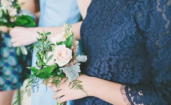 Váy phụ dâu màu xanh dương chất ren - Blog Marry