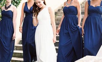Váy phụ dâu màu xanh dương kết hợp vòng cổ - Blog Marry