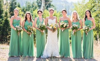 Váy phụ dâu màu xanh lá chất vải mềm - Blog Marry