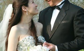 Vest cưới đen với túi ngực kết hợp nơ đeo cổ - Blog Marry