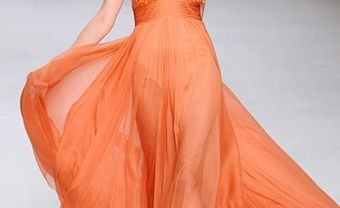 Áo cưới màu cam kiểu yếm - Blog Marry
