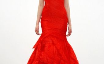 Áo cưới màu đỏ đuôi cá xếp ly cách điệu - Blog Marry