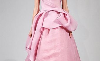 Áo cưới màu hồng cúp ngực xếp ly điệu đà - Blog Marry