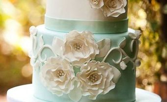 Bánh cưới hai tầng xanh trắng đơn giản - Blog Marry