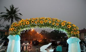 Cổng hoa cưới hoa hướng dương ấn tượng - Blog Marry