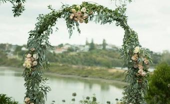 Cổng hoa cưới lá cây phong cách vintage - Blog Marry