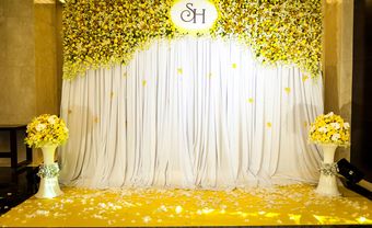 Hoa trang trí backdrop màu vàng cho mùa hè - Blog Marry