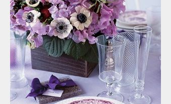 Hoa trang trí tiệc cưới màu tím nhẹ nhàng và lãng mạn. - Blog Marry