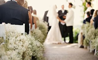 Hoa trang trí tiệc cưới màu trắng lãng mạn - Blog Marry