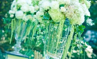 Hoa trang trí tiệc cưới lãng mạn tông xanh lá - Blog Marry