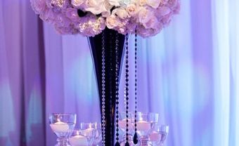 Hoa trang trí tiệc cưới kết hợp pha lê lấp lánh - Blog Marry