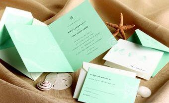 Thiệp cưới đẹp màu xanh dương họa tiết in mờ - Blog Marry