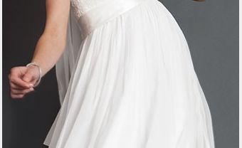 Váy cưới ngắn cúp ngực ren cho cô dâu bầu - Blog Marry