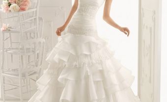 Váy cưới cô dâu với chân váy loe xếp tầng - Blog Marry