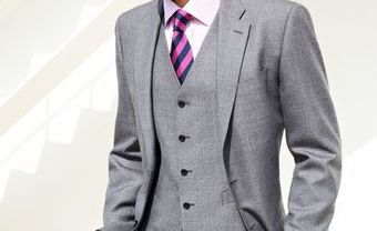 Vest chú rể màu xám hai nút cài đi cùng áo gile - Blog Marry