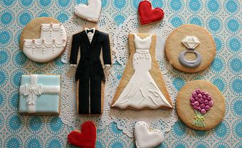 Quà cảm ơn khách mời: Bánh quy in hình cô dâu chú rể - Blog Marry