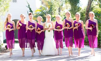 Váy phụ dâu màu tím lệch vai chất voan quyến rũ - Blog Marry