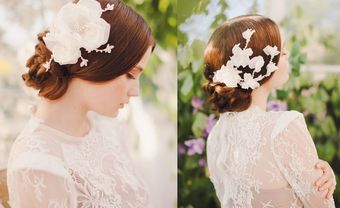 Tóc cưới búi thấp kết hợp phụ kiện hoa trắng - Blog Marry