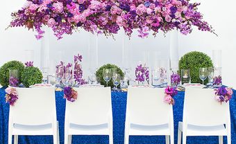 Hoa trang trí bàn tiệc màu tím kết từ hoa lan - Blog Marry