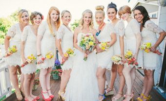 Váy phụ dâu màu trắng, ren hoa - Blog Marry