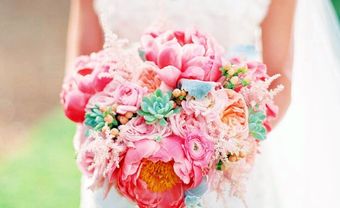 Hoa cưới cầm tay mùa xuân kết từ hoa mẫu đơn - Blog Marry