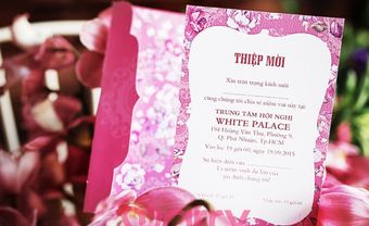 Thiệp cưới đẹp màu hồng in họa tiết hoa cổ điển - Blog Marry