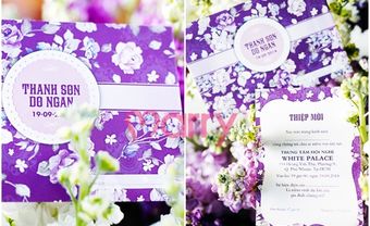 Thiệp cướp đẹp màu tím in hoa trắng sang trọng - Blog Marry