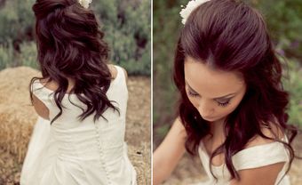 Tóc cô dâu uốn gợn nhẹ cài hoa trắng sang trọng - Blog Marry