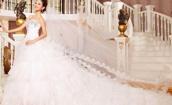 Váy cưới đẹp cúp ngực đuôi dài bồng bềnh - Blog Marry