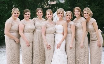 Váy phụ dâu chất liệu ren dáng suôn dài màu kem - Blog Marry