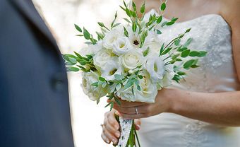 Hoa cưới cầm tay màu trắng thanh khiết - Blog Marry