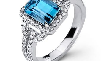 Nhẫn cưới vàng trắng đính kim cương và ngọc biển xanh - Blog Marry
