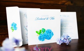 Thiệp cưới đẹp màu trắng hoa cẩm tú cầu xanh - Blog Marry