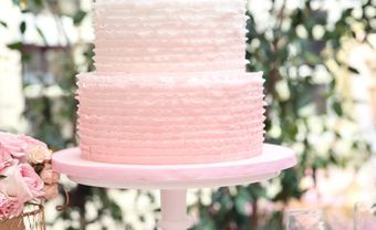 Bánh cưới 3 tầng kết hoa màu hồng - Blog Marry