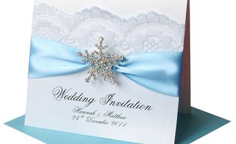 Thiệp cưới đẹp phối ren và phụ kiện đá bông tuyết - Blog Marry