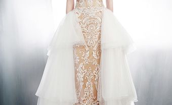 Váy cưới đẹp họa tiết cầu kỳ đắp voan trắng nhiều tầng - Blog Marry