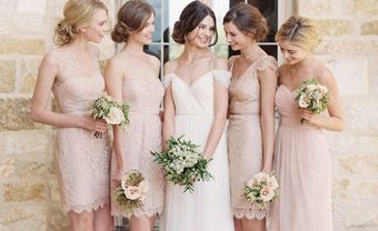 Váy phụ dâu dáng ngắn màu nude phủ ren nữ tính - Blog Marry