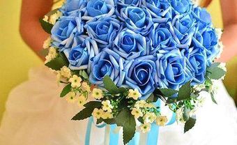 Hoa cưới cầm tay với hoa hồng xanh đầy ấn tượng - Blog Marry