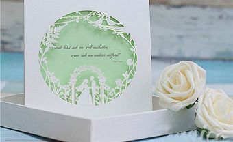 Thiệp cưới đẹp màu trắng sang trọng, tinh tế với hình cắt laser - Blog Marry