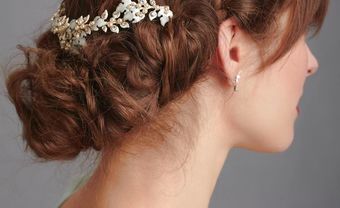 Tóc cưới đẹp tết mái kiểu vương miện kết hợp phụ kiện đá - Blog Marry