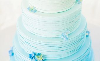 Bánh cưới đẹp màu xanh ombre kết hoa cẩm tú cầu - Blog Marry