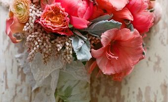 Hoa cầm tay cô dâu kết từ hoa lan huệ sắc màu ngọt ngào - Blog Marry