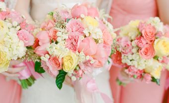 Hoa cưới cầm tay màu hồng đào ngọt ngào cho cô dâu - Blog Marry