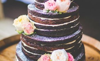 Bánh cưới đẹp nhiều tầng, vị chocolate, kết hoa tươi lãng mạn - Blog Marry