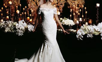 Hoa trang trí tiệc cưới kết từ hoa lan, hoa hồng trắng thanh lịch - Blog Marry