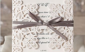 Thiệp cưới đẹp cắt laser thắt nơ mảnh tinh tế - Blog Marry