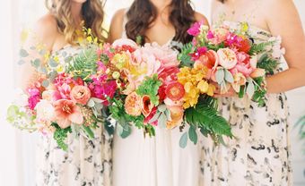 Hoa cầm tay cô dâu đẹp rực rỡ sắc màu mùa hè - Blog Marry