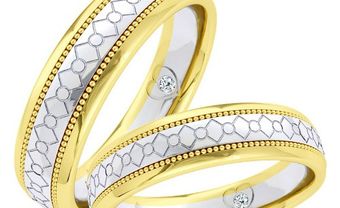 Nhẫn cưới đẹp viền vàng khắc họa tiết cầu kỳ - Blog Marry